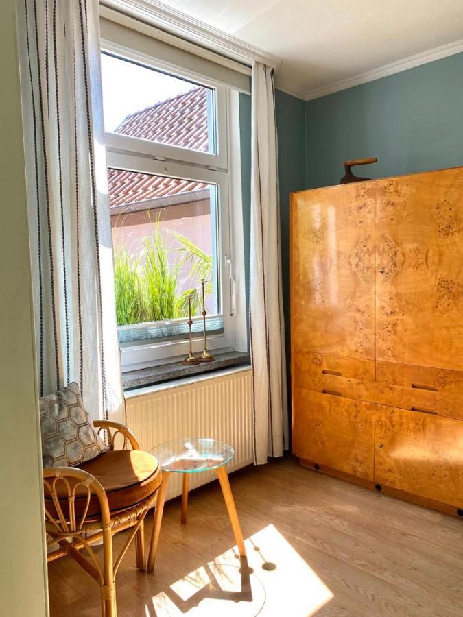 נויברנדנבורג Fewo Mit 3 Sz, Direkte Innenstadtlage, Suedterrasse, Parkplatz Auf Dem Eigenem Privatgrundstueck, 2X E-Bike Und E-Autoladesaeule Inklusive, Konzertkirche, Schauspielhaus, Fh, Jahnsportforum Sowie Der Tollensesee Sind Fusslaeufig In Ein Paar Minuten E מראה חיצוני תמונה