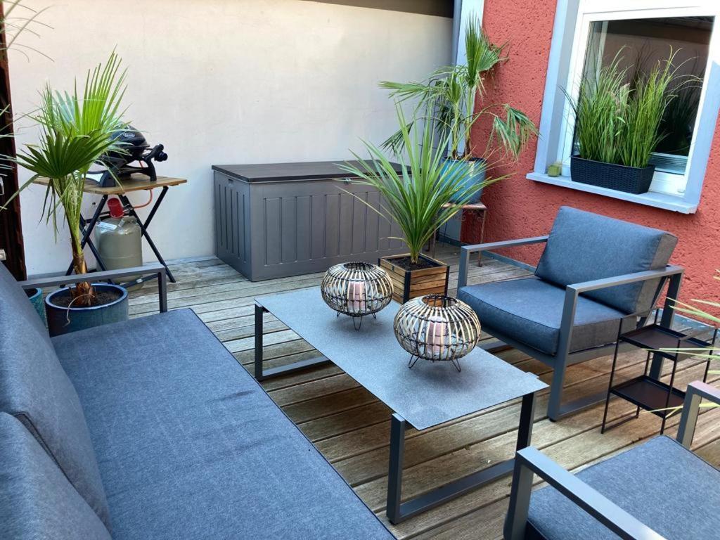 נויברנדנבורג Fewo Mit 3 Sz, Direkte Innenstadtlage, Suedterrasse, Parkplatz Auf Dem Eigenem Privatgrundstueck, 2X E-Bike Und E-Autoladesaeule Inklusive, Konzertkirche, Schauspielhaus, Fh, Jahnsportforum Sowie Der Tollensesee Sind Fusslaeufig In Ein Paar Minuten E מראה חיצוני תמונה